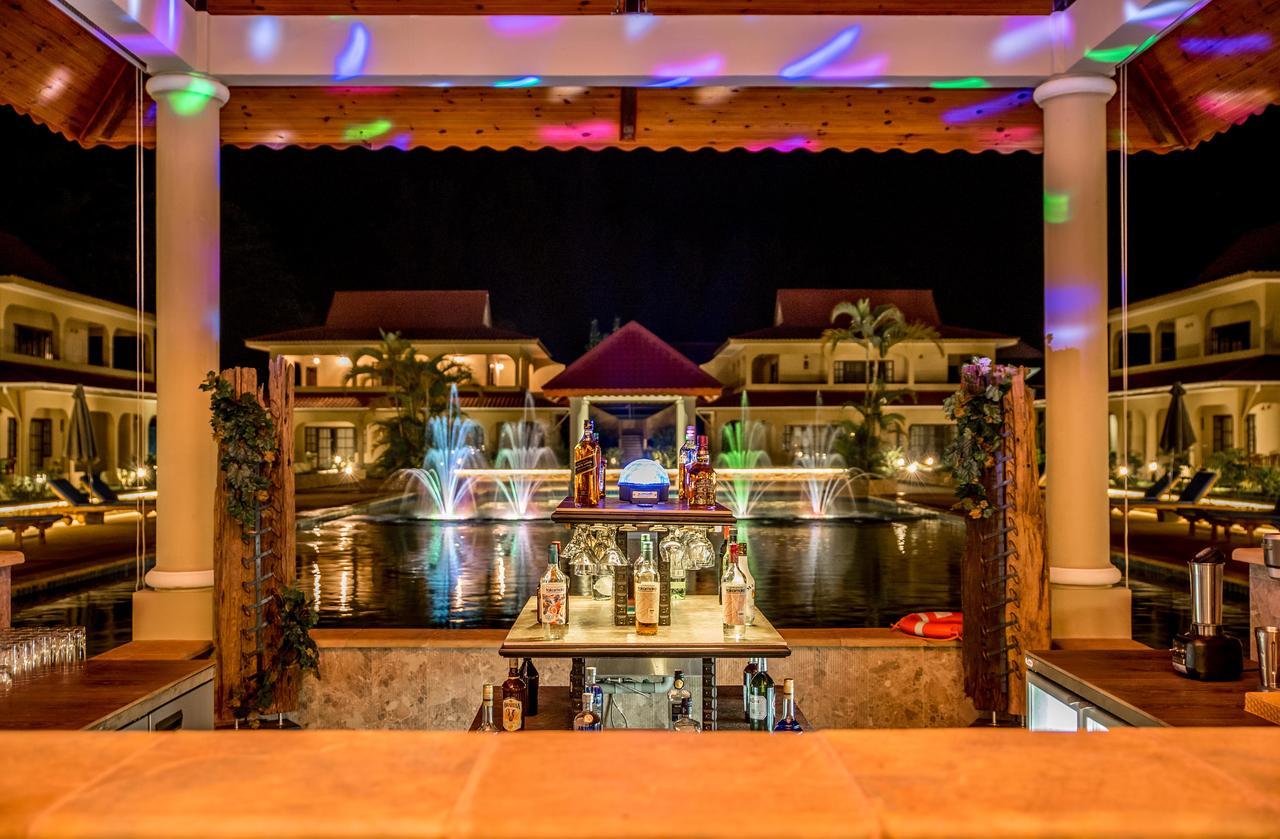 Oasis Hotel Restaurant & Spa Гранд-Анс Екстер'єр фото